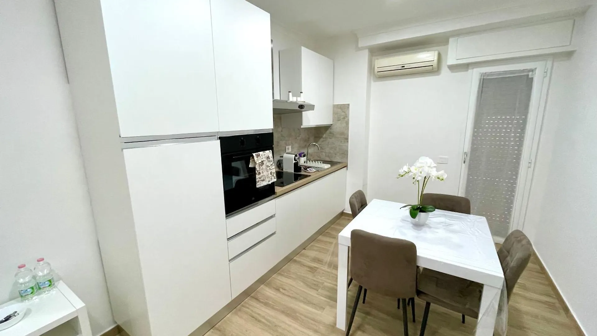 Best Rome Apartment 0*,  איטליה